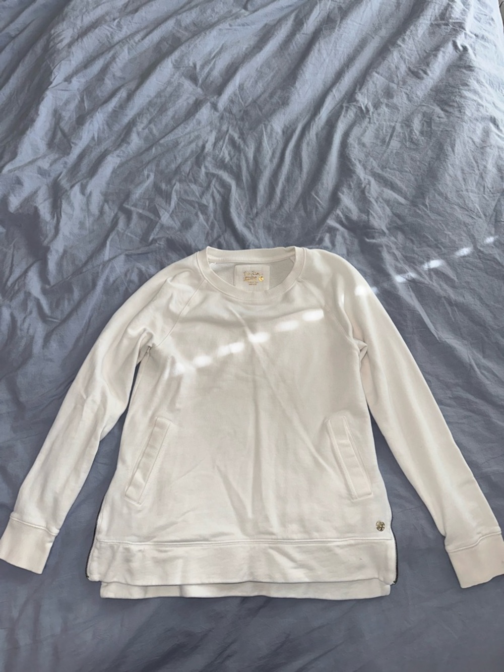 Lilly Pulitzer Luxletic Beach Comber Pullover in Resort White, size S